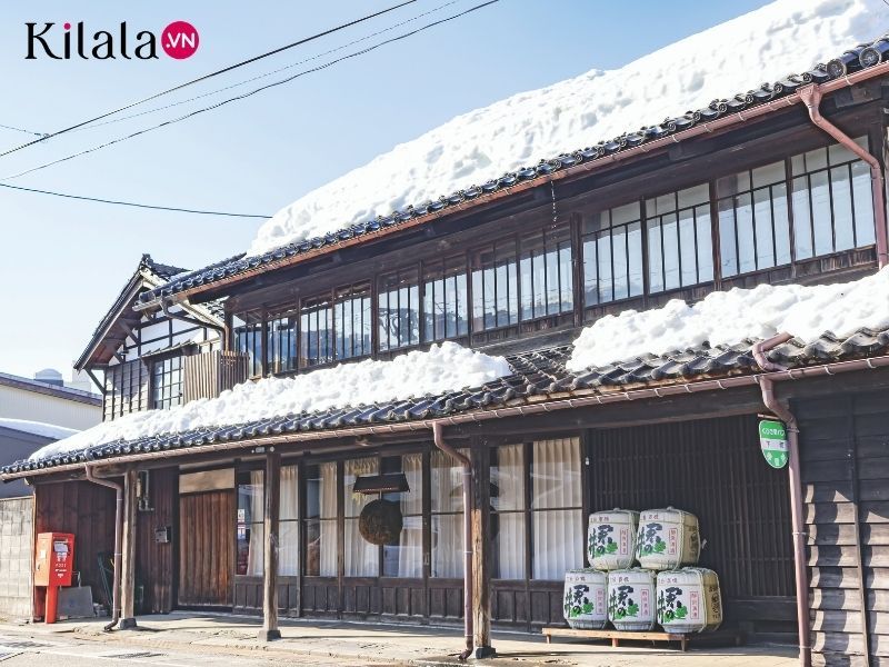 một xưởng sản xuất rượu truyền thống ở Niigata một xưởng sản xuất rượu truyền thống ở Niigata